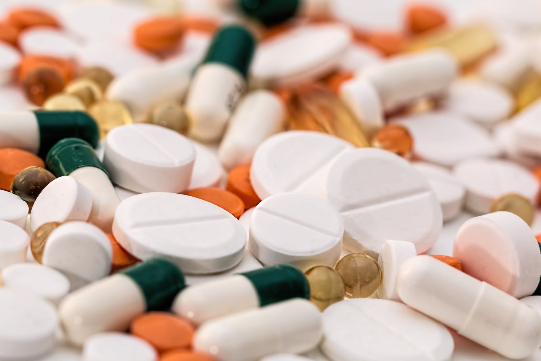 Você está visualizando atualmente O uso racional de medicamentos: papel do farmacêutico e a adesão do paciente