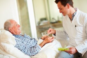 Leia mais sobre o artigo Atenção farmacêutica ao idoso: fundamentos e propostas