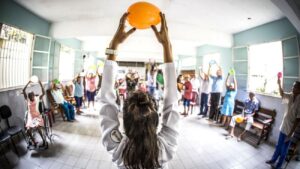 Leia mais sobre o artigo Fisioterapia na Saúde Coletiva: um cuidado essencial para o bem-estar da população