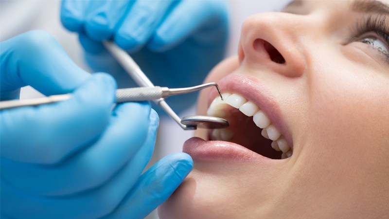 No momento, você está visualizando A saúde bucal na mira da Neurociência: conexões entre doença periodontal e Alzheimer