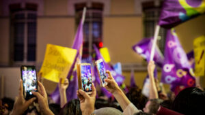 Leia mais sobre o artigo Ciberpopulismo e os impactos da propaganda e da mídia sobre a democraia