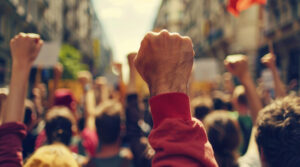 Leia mais sobre o artigo Democracia sob a espada de Dâmocles: entre a liberdade de expressão e a responsabilização digital