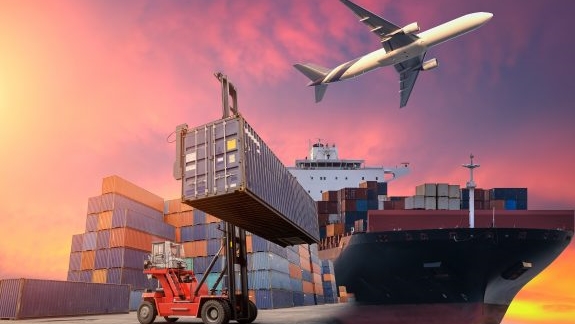 No momento, você está visualizando A logística como vetor estratégico: eficiência de custos e diferenciação no mercado atual