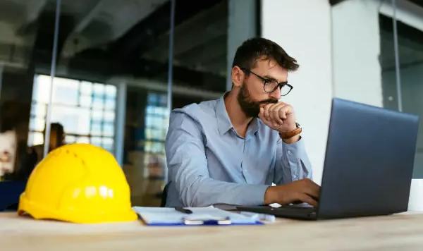 No momento, você está visualizando Programação: o diferencial estratégico na Engenharia