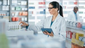Leia mais sobre o artigo A importância do desenvolvimento do raciocínio clínico para a prática farmacêutica: da teoria à prática do cuidado em saúde