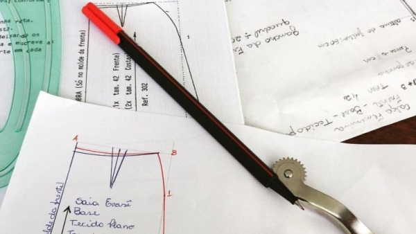No momento, você está visualizando Modelagem plana: técnica, corpo e experimentação no ensino da Moda
