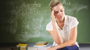 Leia mais sobre o artigo O professor entre o ensinar e o bem viver: por que cuidar da saúde docente fortalece a universidade